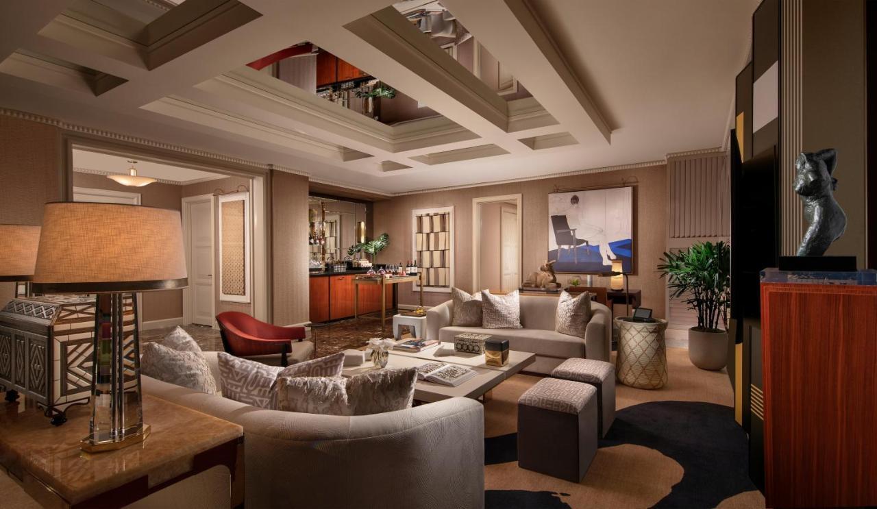 Wynn Las Vegas Buitenkant foto The living room of a three-bedroom suite at The Ritz-Carlton, Washington, D.C.