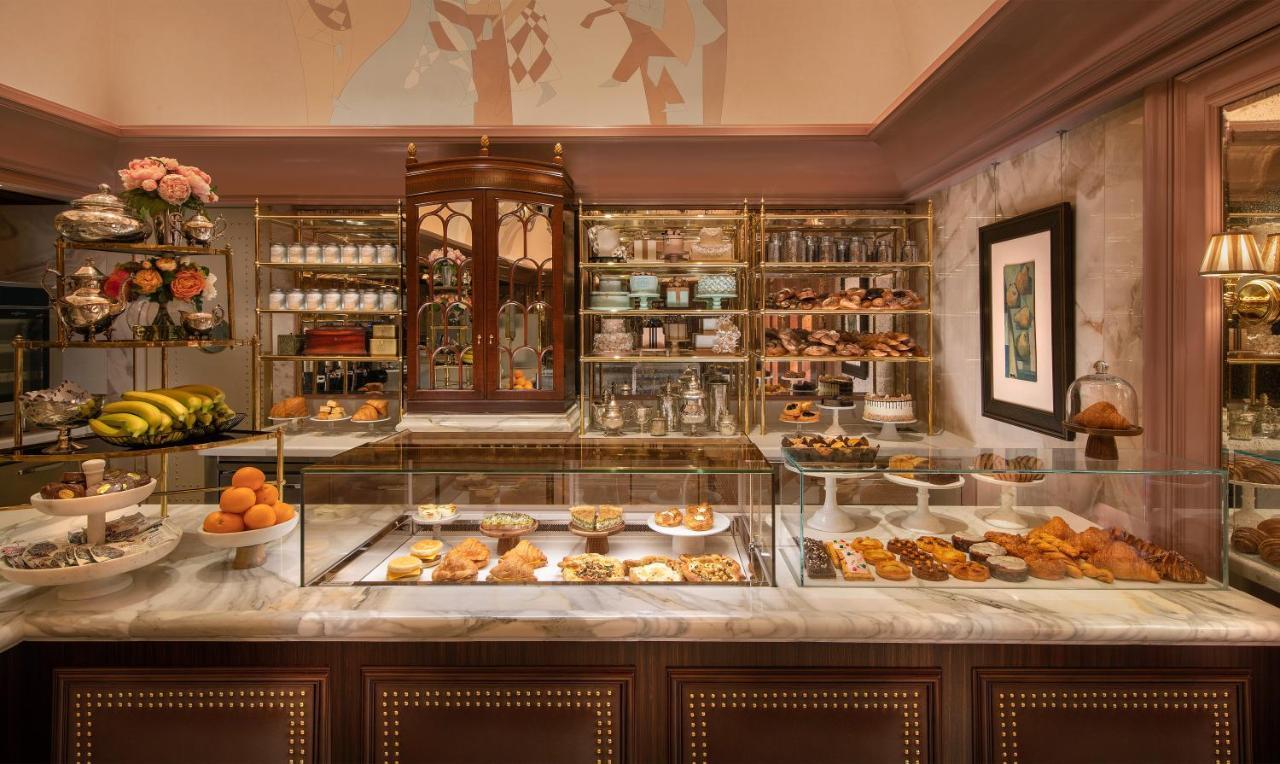 Wynn Las Vegas Buitenkant foto The pastry counter at the Café de Paris